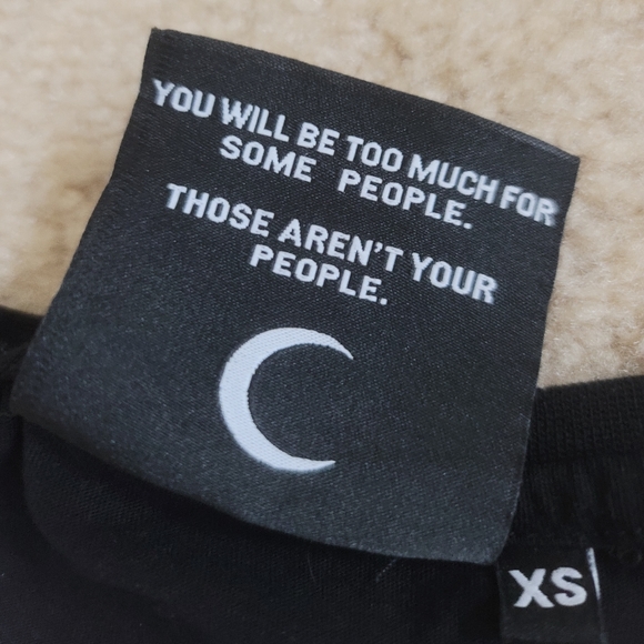 Killstar / We are the Weirdos/ Tokyo skull Print RARE like new condition.size xs - Picture 3 of 4